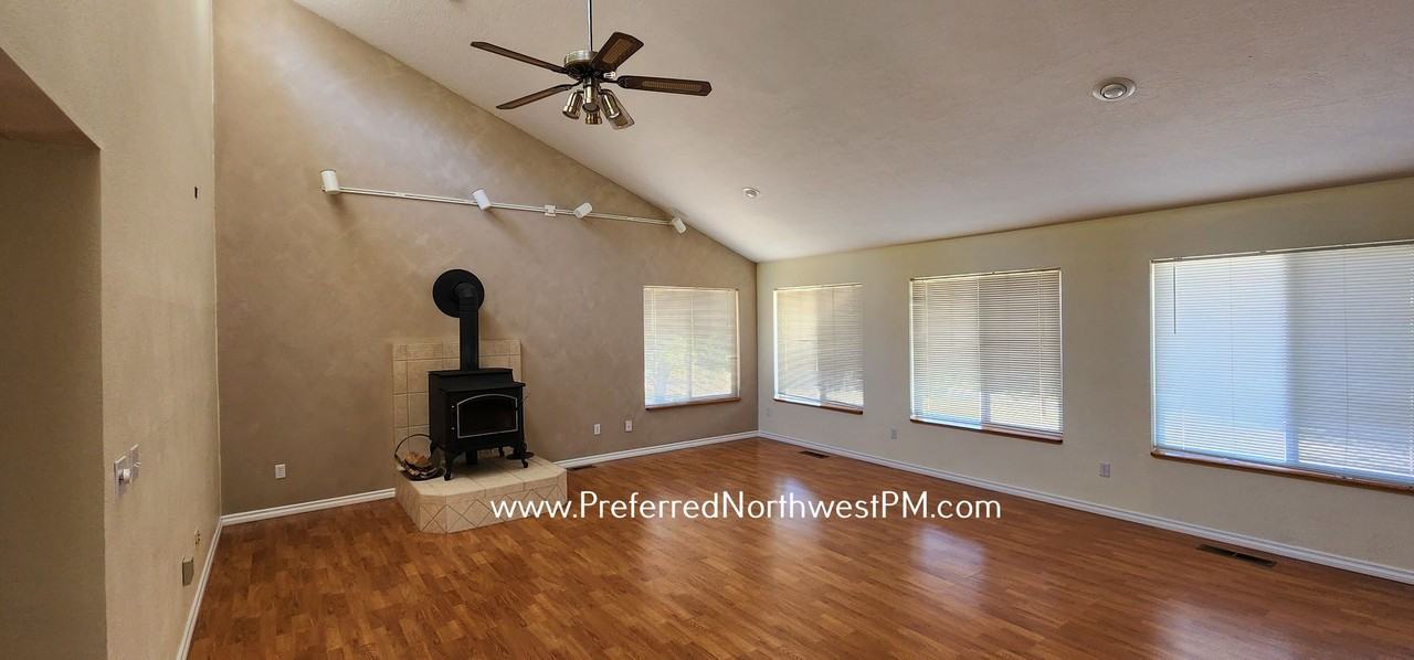 40094 Highway 58 - Photo 2 of 15