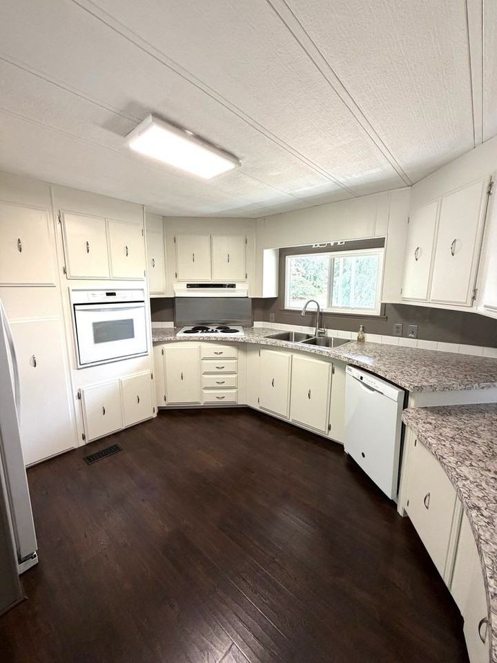 3517 181st Pl Ne - Photo 4 of 19