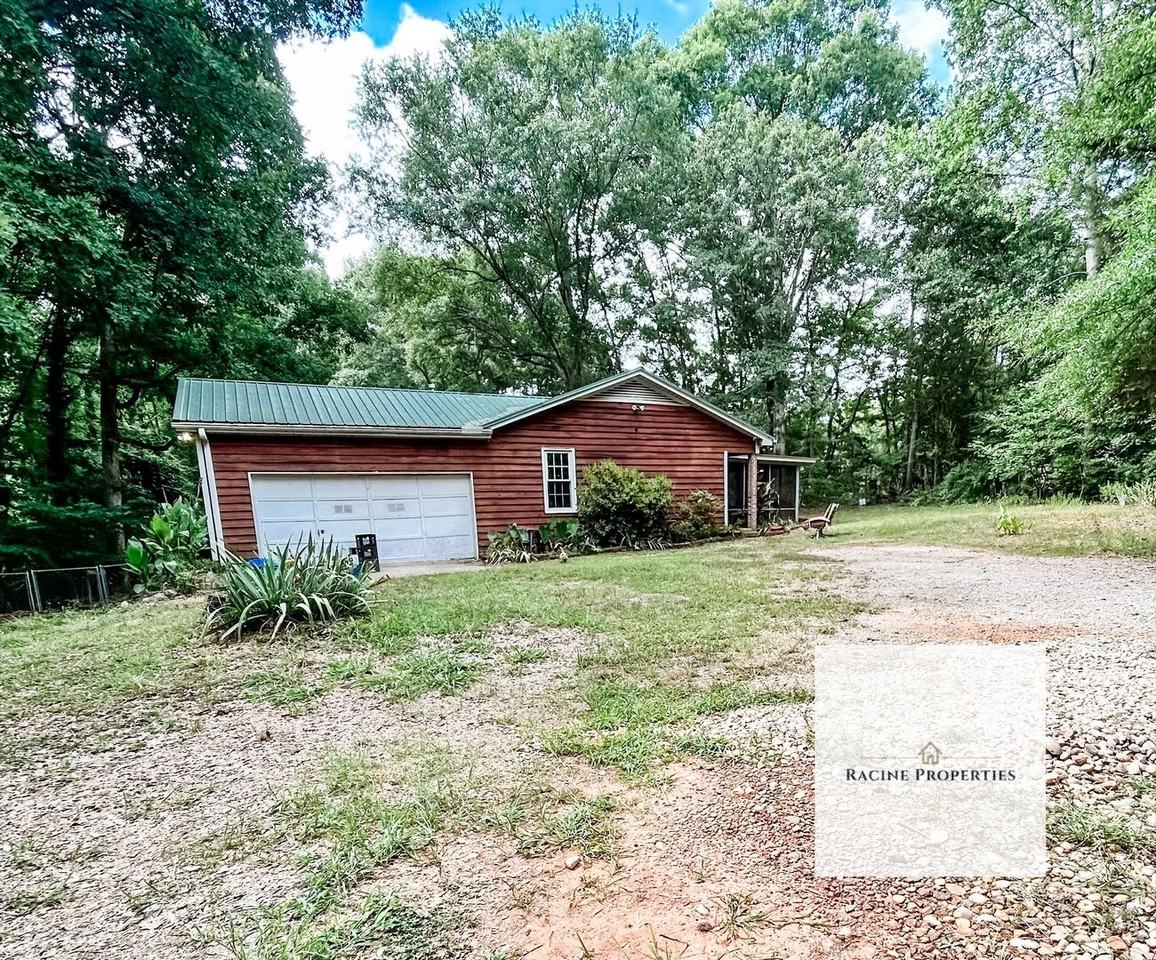 147 Sunshine Dr - Photo 2 of 15