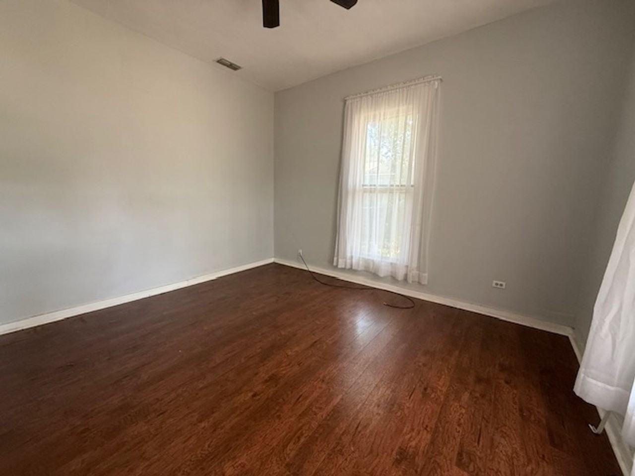 525 Arch St - Photo 4 of 19