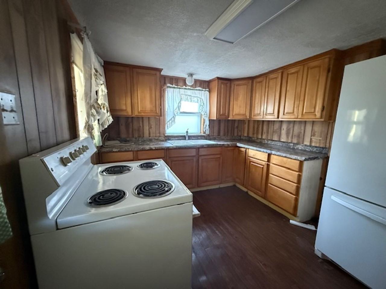 525 Arch St - Photo 6 of 19