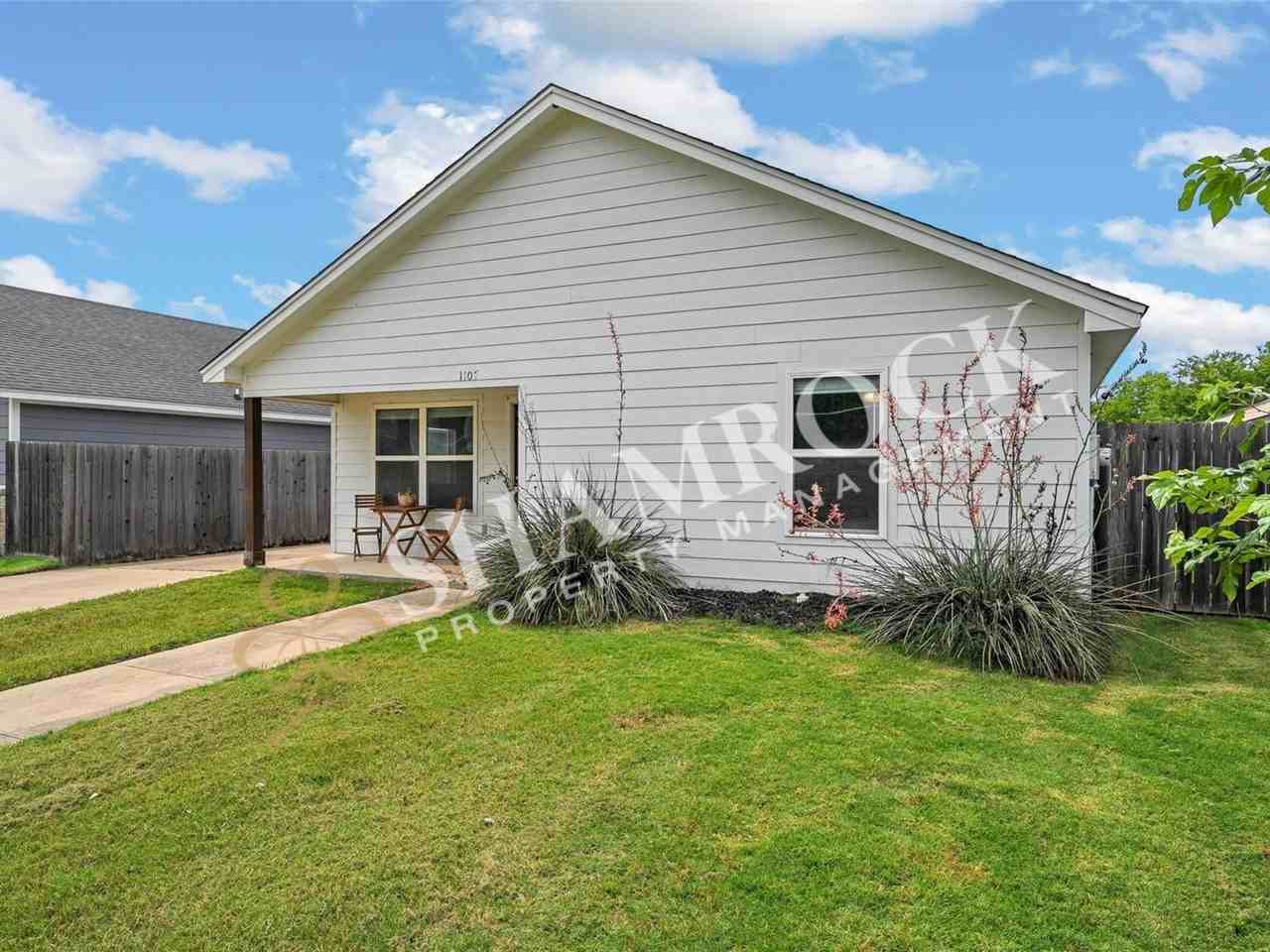 1107 Primrose Dr - Photo 3 of 29