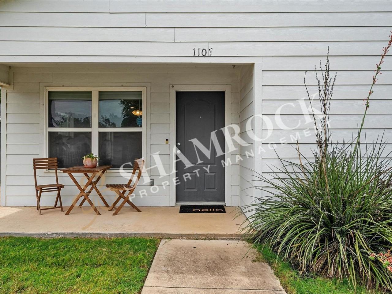 1107 Primrose Dr - Photo 5 of 29