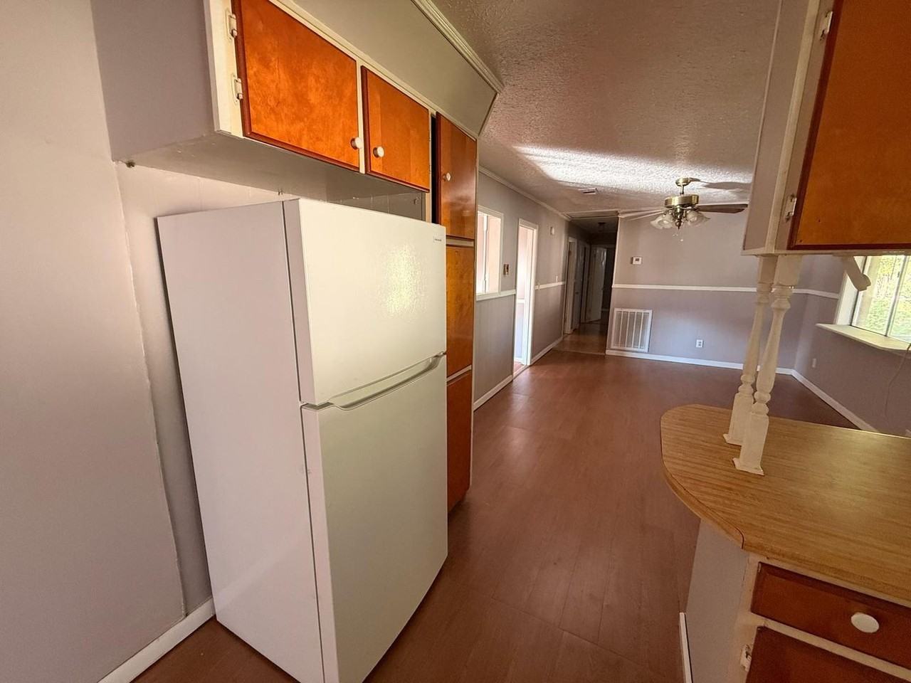 208 Hospital Dr - Photo 6 of 14