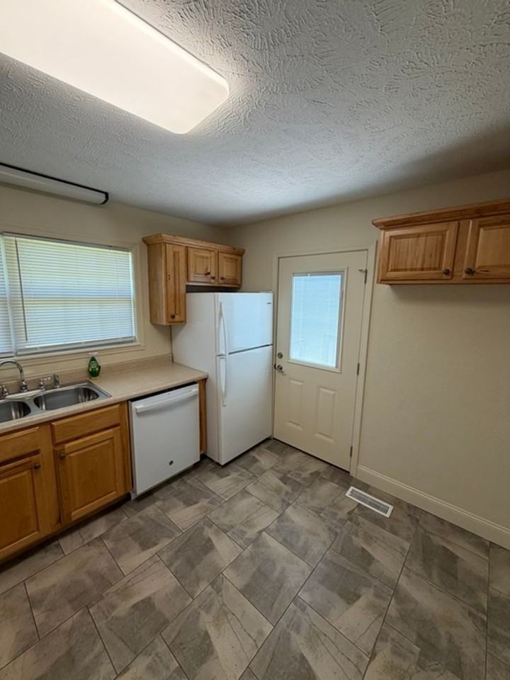 1742 Repass Rd - Photo 4 of 21