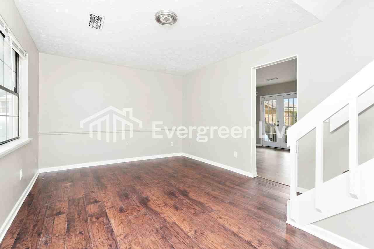 693 Springhollow Dr Sw - Photo 3 of 10