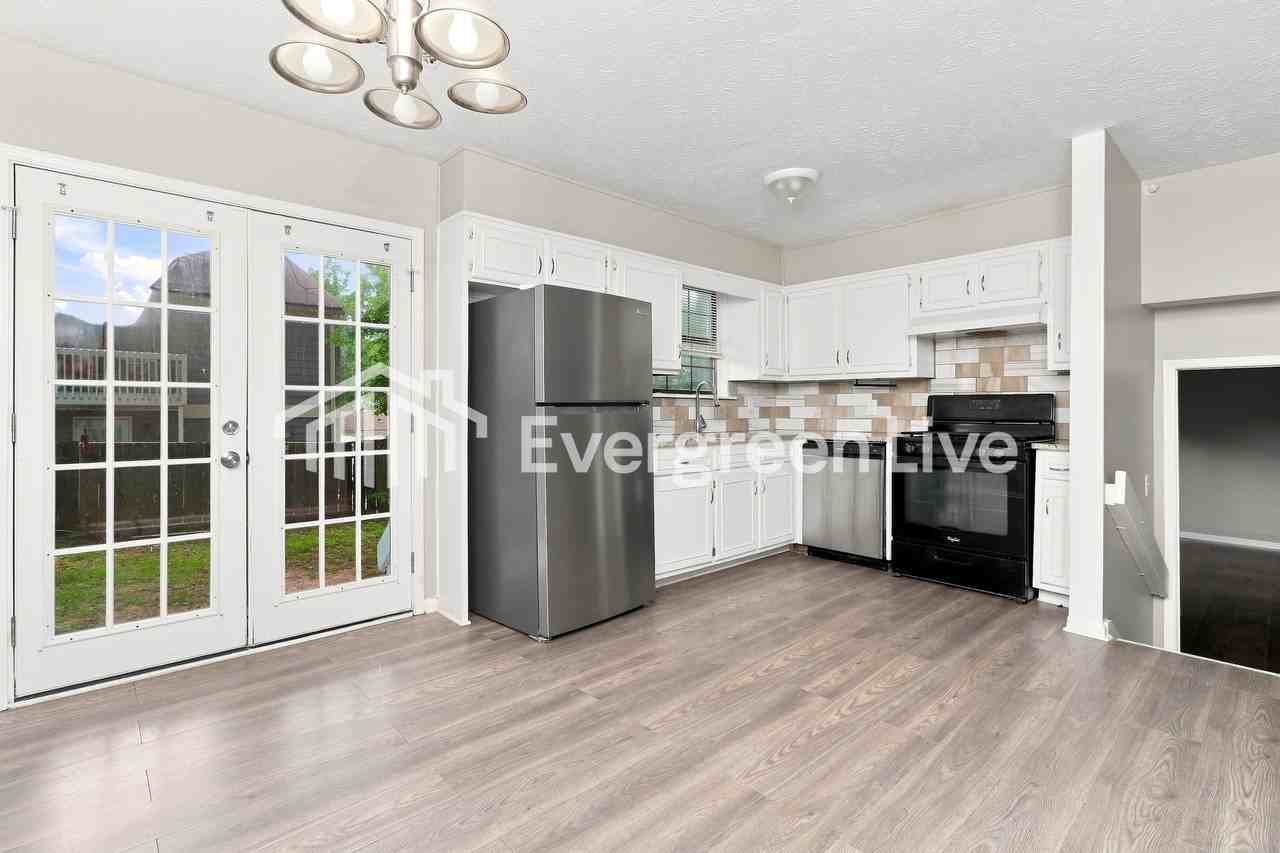 693 Springhollow Dr Sw - Photo 4 of 10