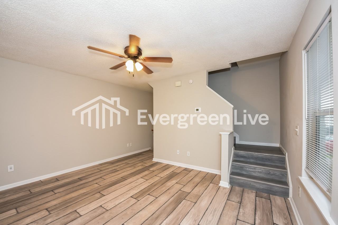 11 Gatewood Way - Photo 2 of 14