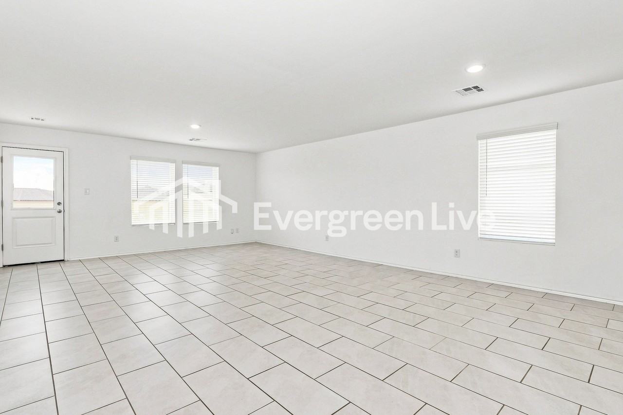 10912 Sw 22nd St - Photo 3 of 15