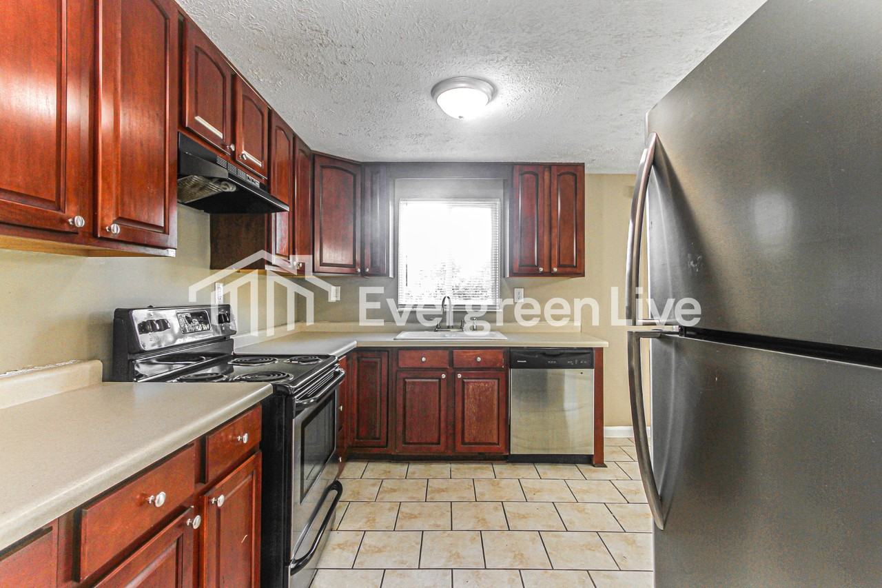 5520 Lunsford Dr - Photo 6 of 15