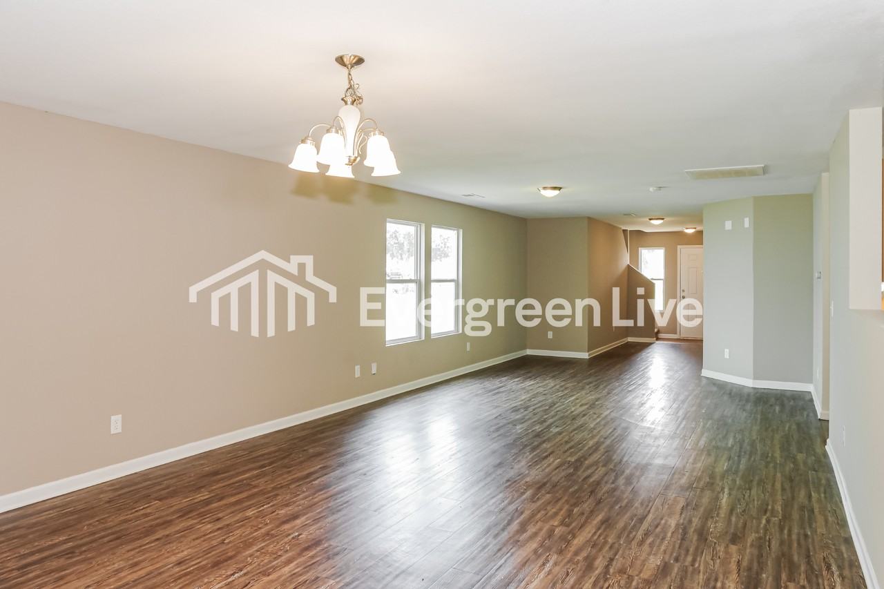 203 Dormont Dr Ne - Photo 4 of 15