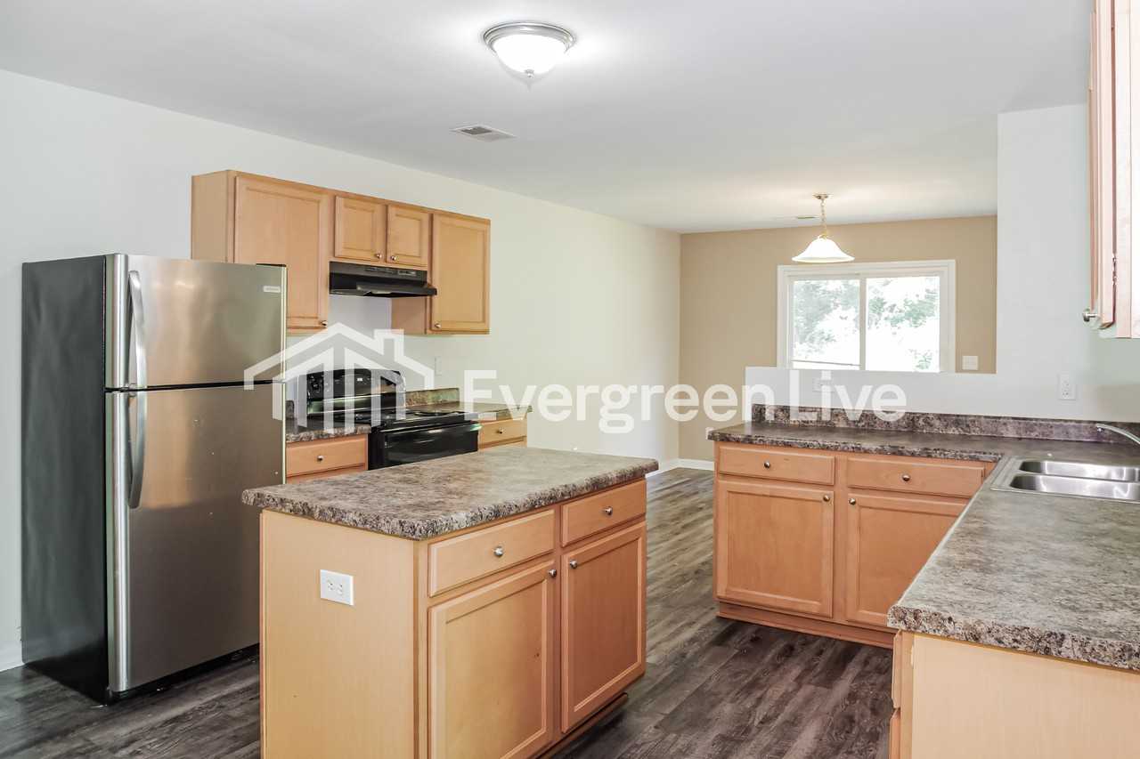 203 Dormont Dr Ne - Photo 7 of 15