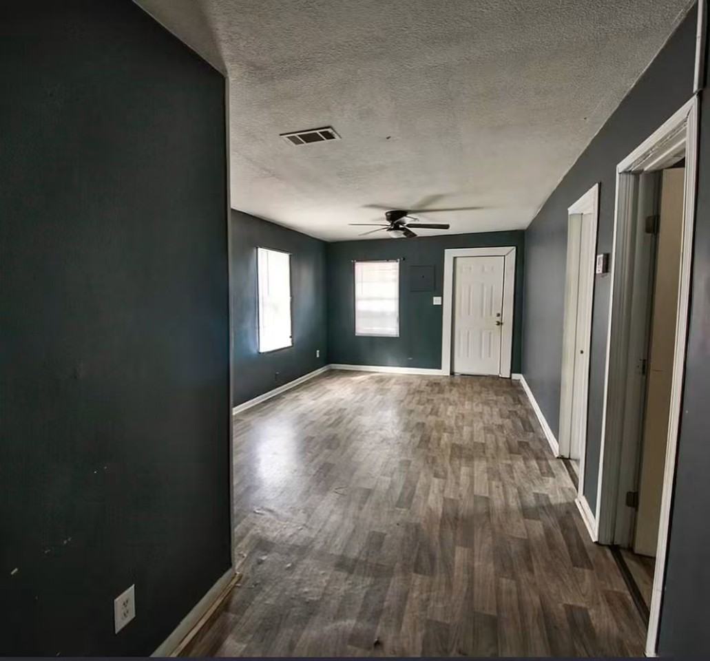 823 Burke Ave #NA - Photo 7 of 9