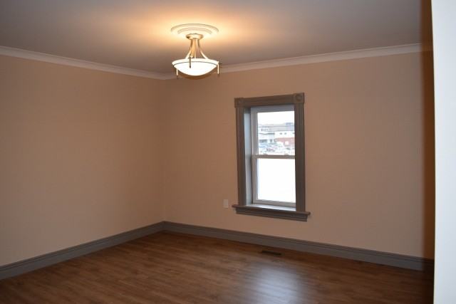 89 Andrew Street South #2 - Photo 4 of 11