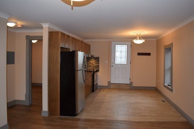 89 Andrew Street South #2 - Photo 2 of 11