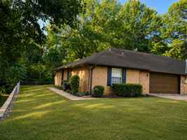 featured image of 2711 Augusta St #B