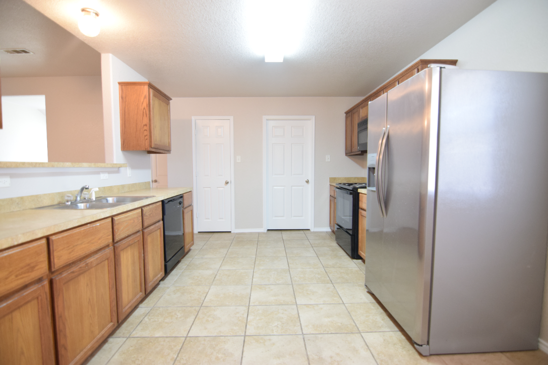 403 Constellation Dr #NA - Photo 4 of 40