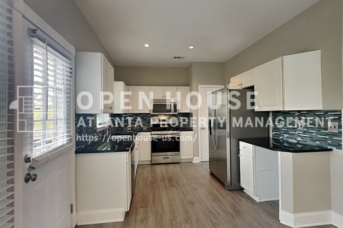 1461 Rosewood Creek Dr - Photo 5 of 18