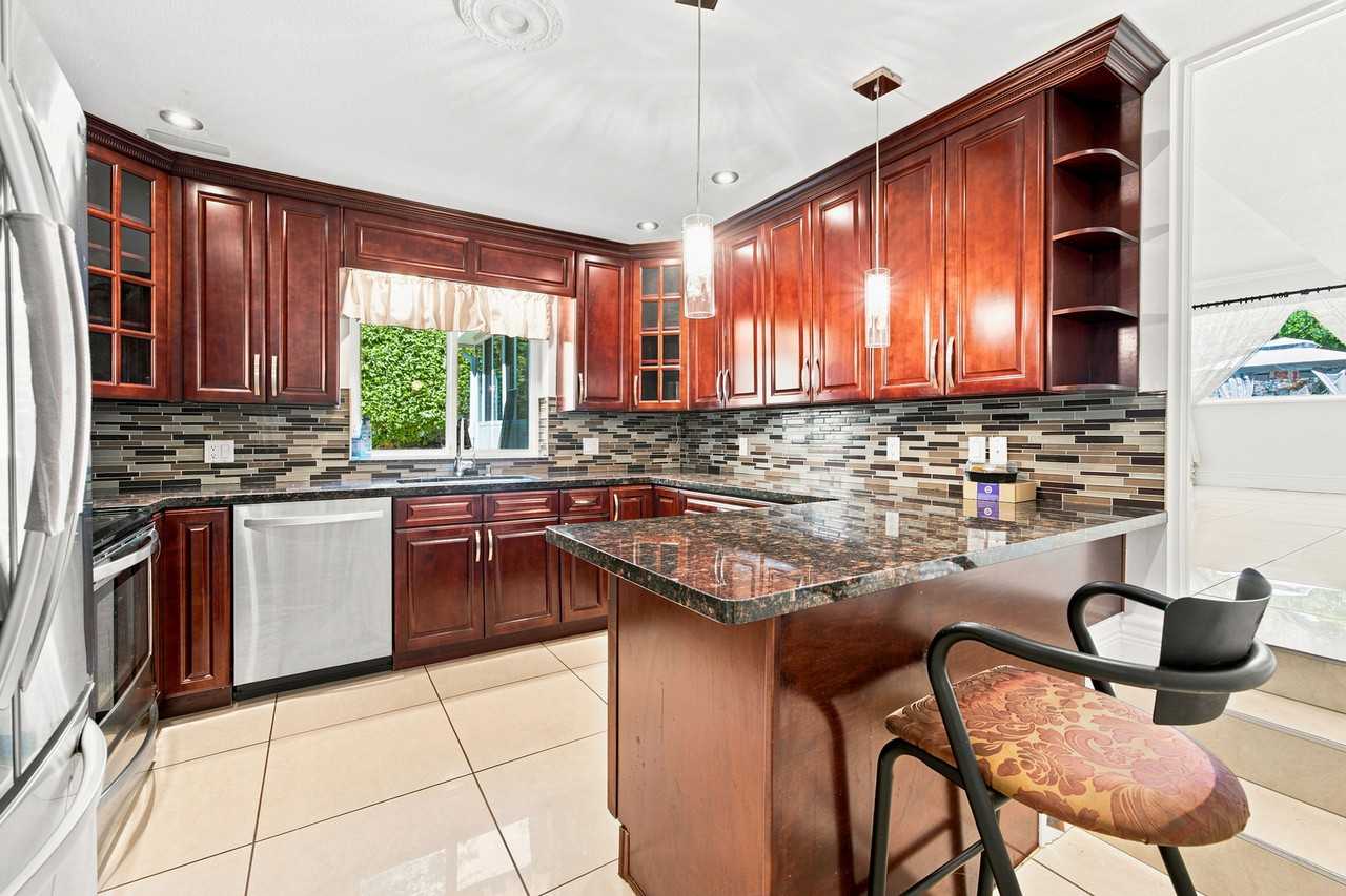 5553 Nancy Greene Way - Photo 5 of 22