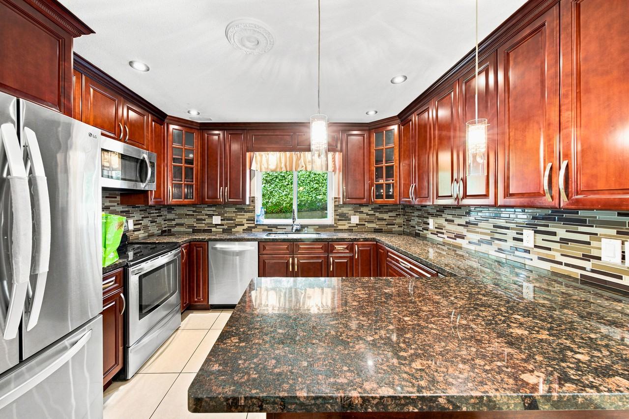 5553 Nancy Greene Way - Photo 4 of 22