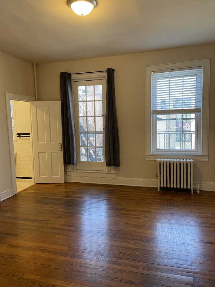 1024 N Calvert St #NA - Photo 3 of 6