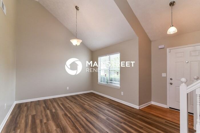 6636 Shapiro Ct - Photo 5 of 15
