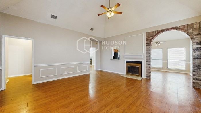 907 Walters Dr - Photo 5 of 32