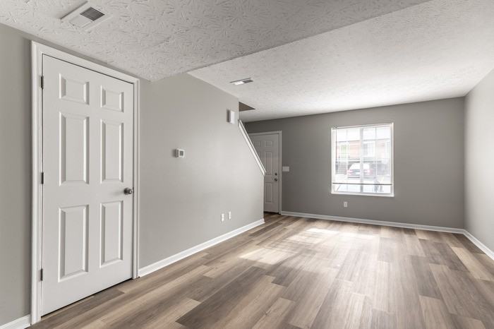2619 Crisnic Ct #2619 - Photo 2 of 18