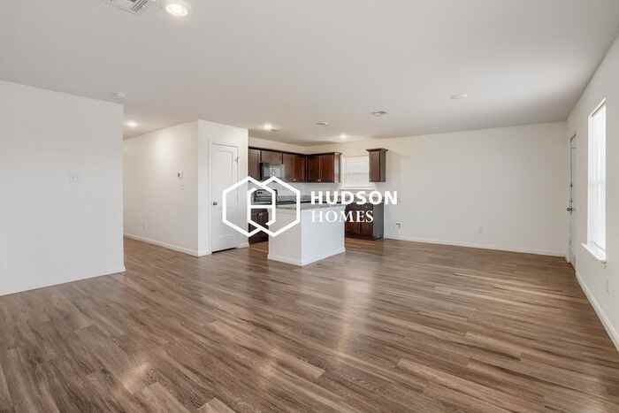 1006 David Ave - Photo 4 of 14