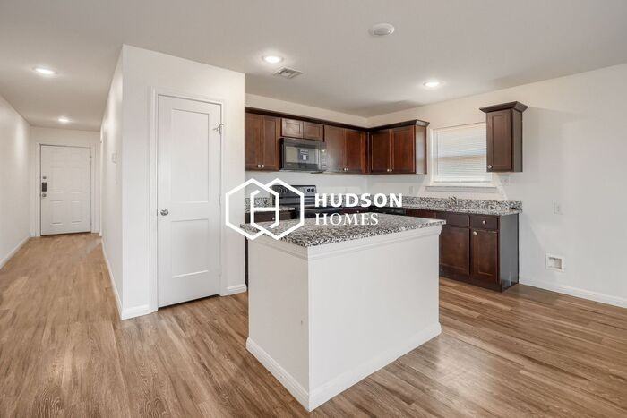 1006 David Ave - Photo 5 of 14