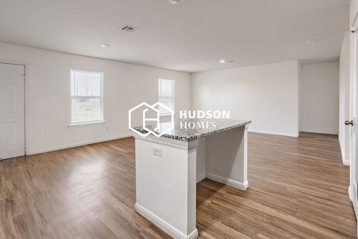 1006 David Ave - Photo 6 of 14