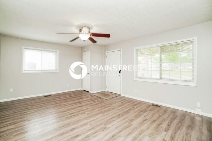 821 Exeter Rd - Photo 6 of 17