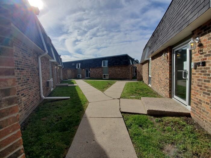 3015 S 17th St #103 - Photo 3 of 11
