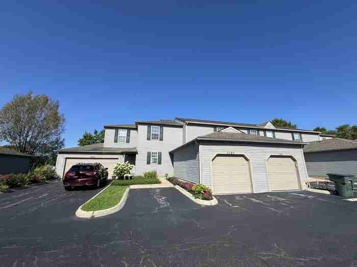 5643 Barney Ln - Photo 2 of 23