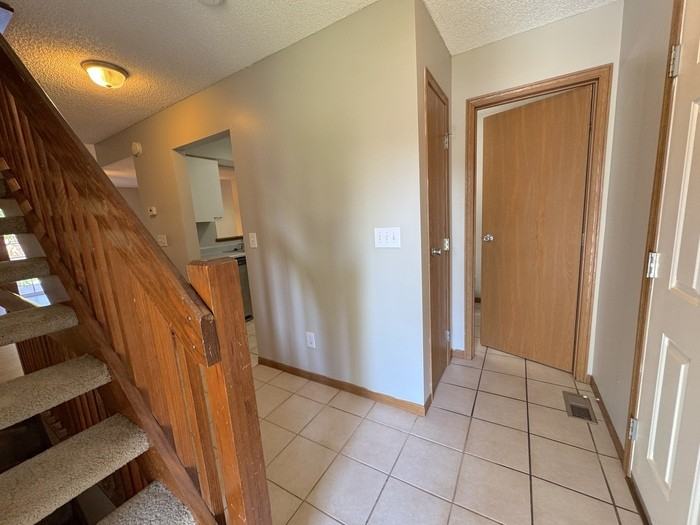 5643 Barney Ln - Photo 4 of 23