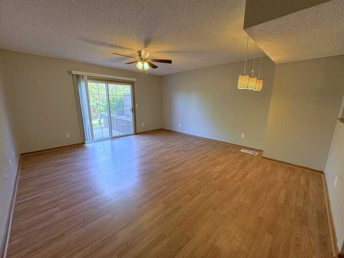 5643 Barney Ln - Photo 5 of 23