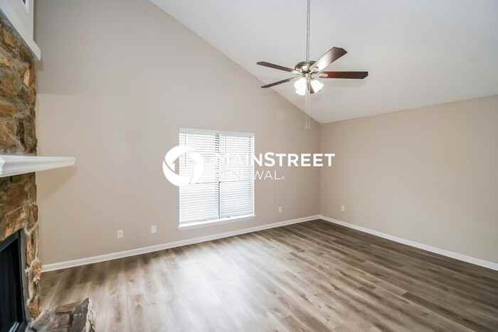 6472 Dickens Dr - Photo 2 of 17
