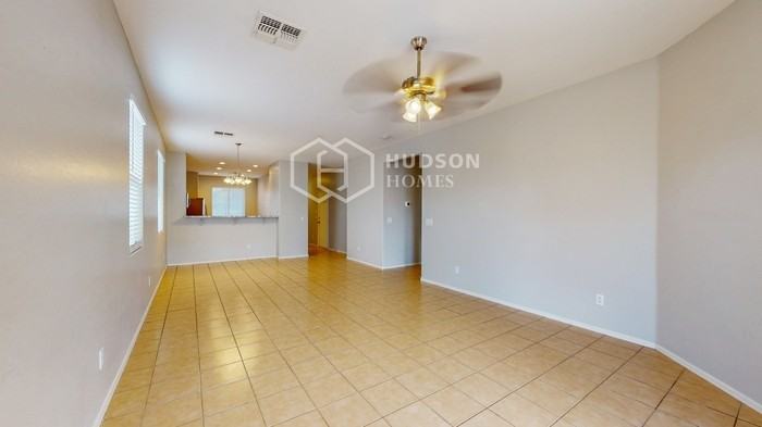 7429 W St Catherine Ave - Photo 6 of 28