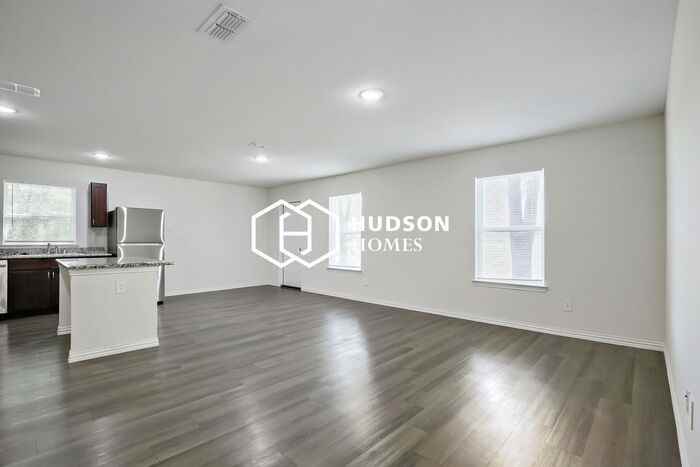 159 Westview Dr - Photo 3 of 14