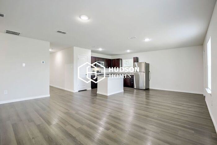 159 Westview Dr - Photo 4 of 14