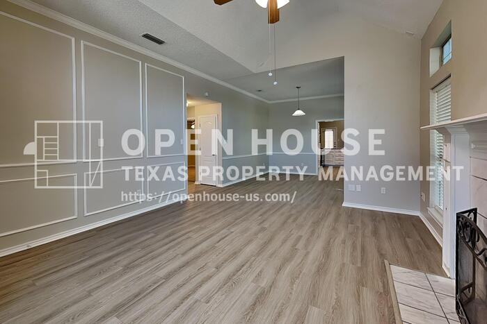 6621 Sunny Hill Dr - Photo 4 of 23
