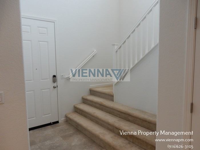1271 Goldenrod Way - Photo 4 of 30