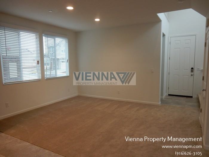 1271 Goldenrod Way - Photo 5 of 30