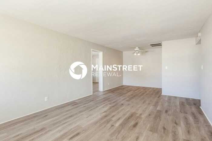 5528 E Waverly St - Photo 3 of 16