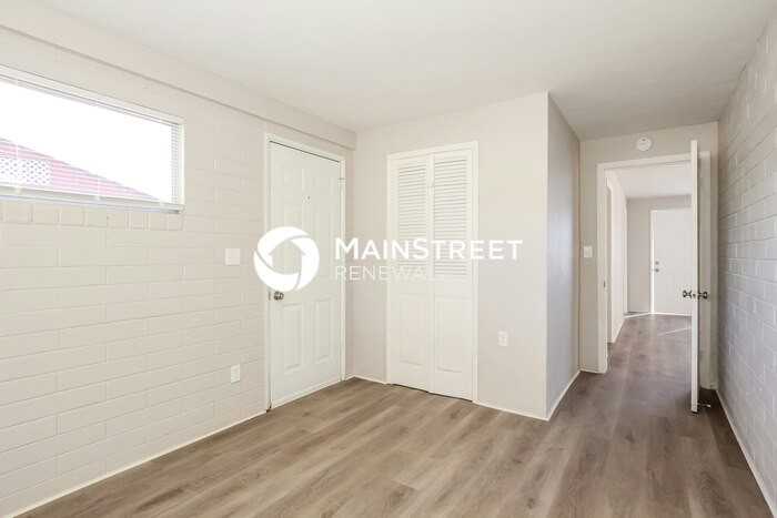 5528 E Waverly St - Photo 4 of 16