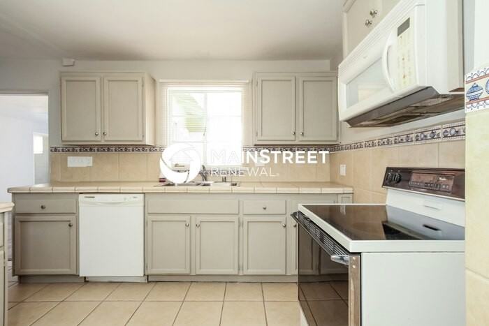 5528 E Waverly St - Photo 6 of 16