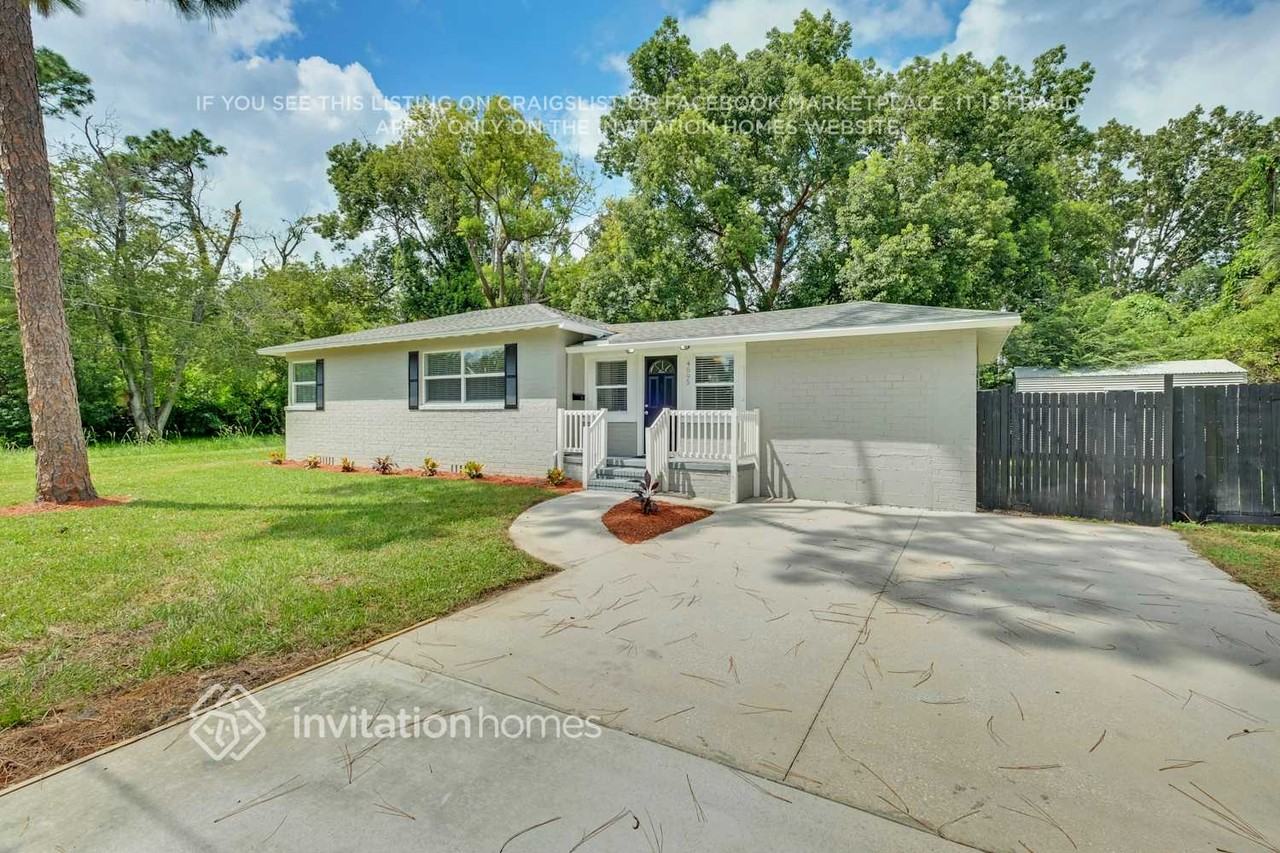 4595 Colonial Ave - Photo 3 of 26