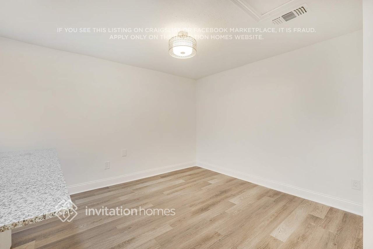 4595 Colonial Ave - Photo 7 of 26