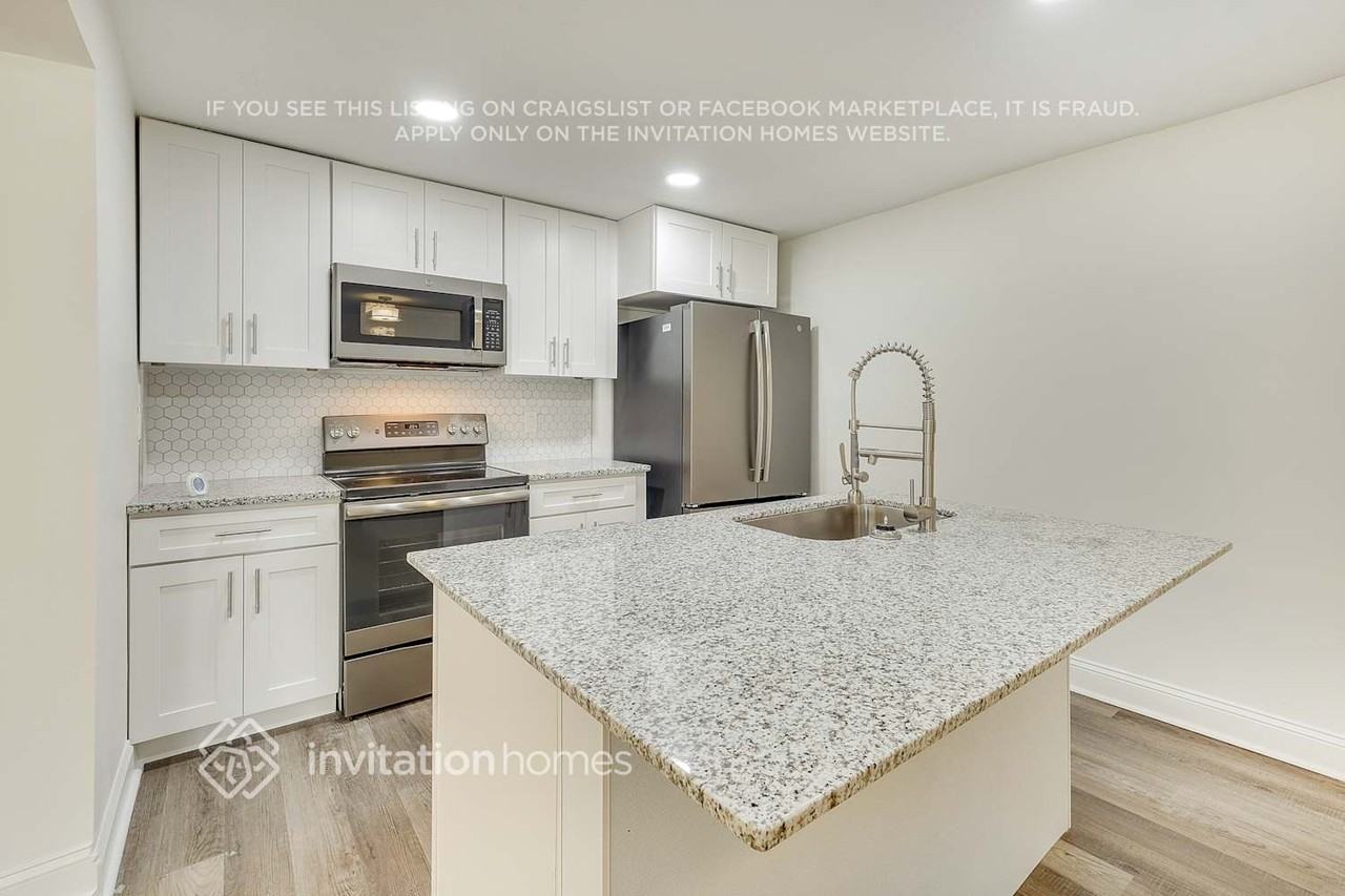 4595 Colonial Ave - Photo 6 of 20