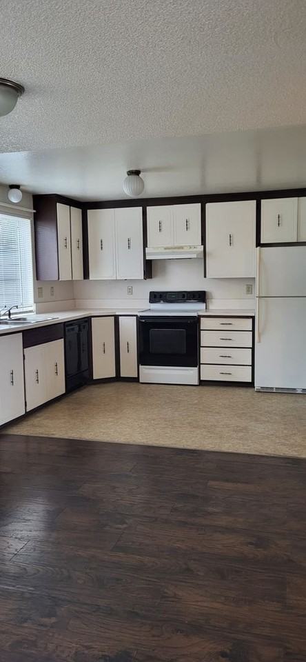 1738 S 82nd St #A - Photo 5 of 15